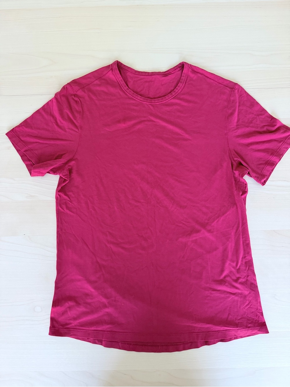lululemon athletica Men's Short Sleeve Tee in Red